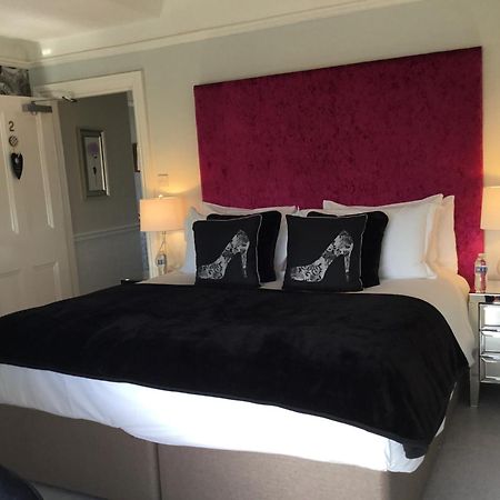 The Station Guest House Galmpton 外观 照片