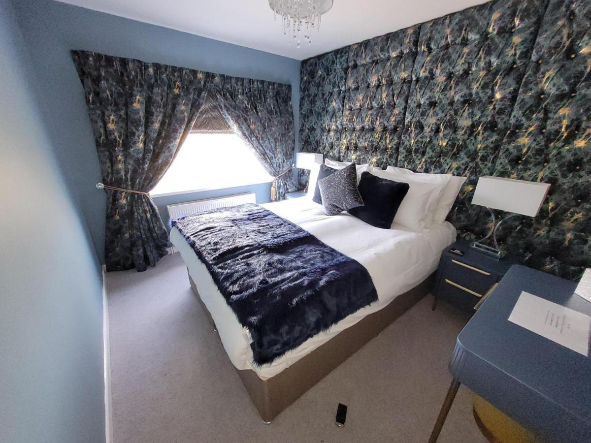 The Station Guest House Galmpton 外观 照片