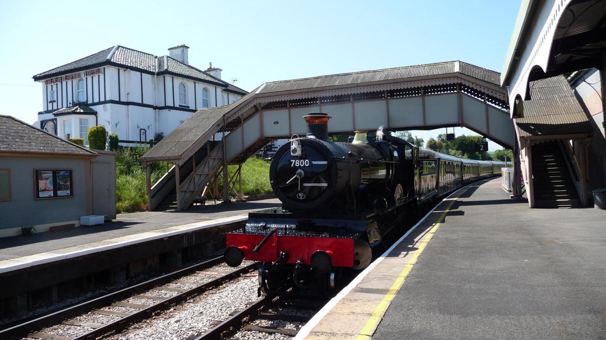 The Station Guest House Galmpton 外观 照片