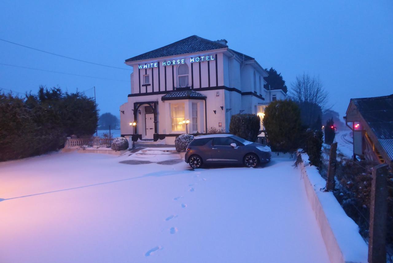The Station Guest House Galmpton 外观 照片